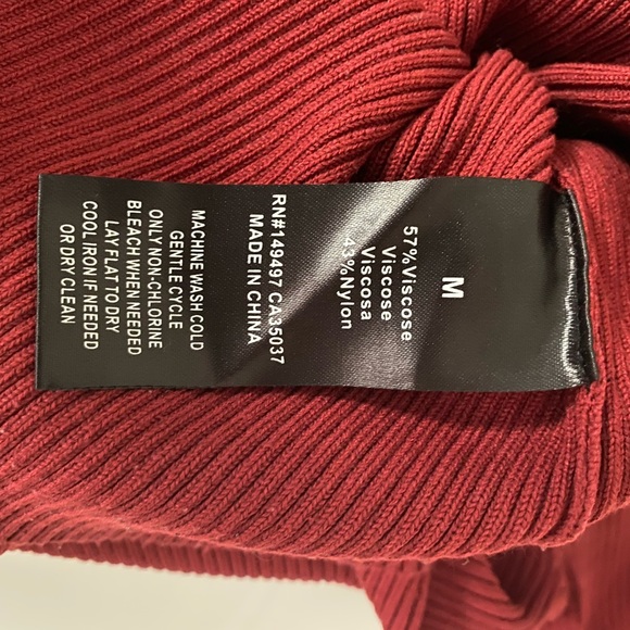 Joe’s Jeans Crew Neck - Picture 8 of 8